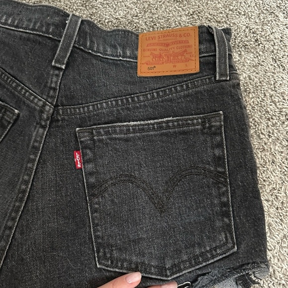Levi's Black Jean Shorts High-Waisted Distressed - Picture 4 of 5